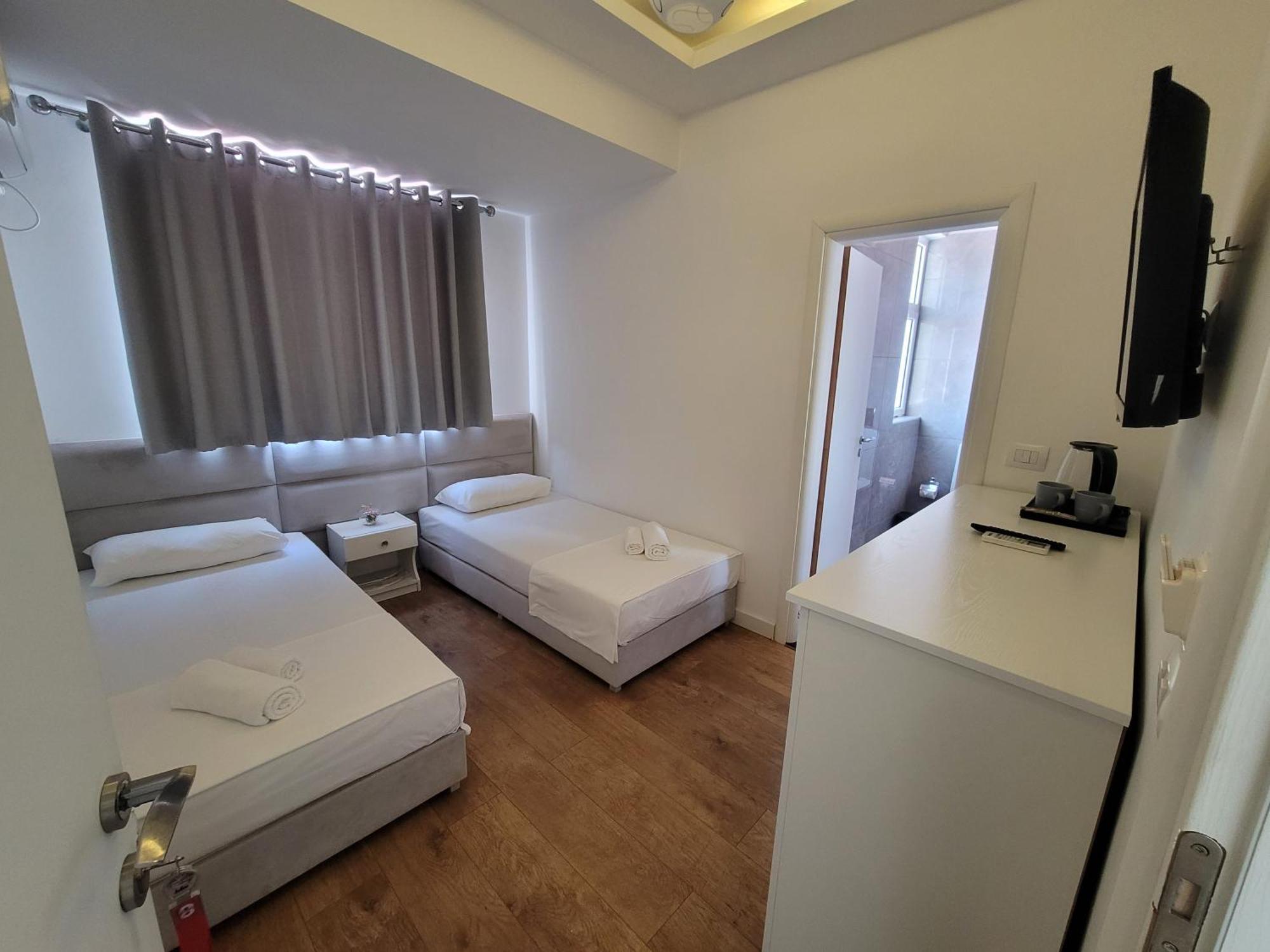 Hotel Myrtai - City Center Sarandë Exterior foto