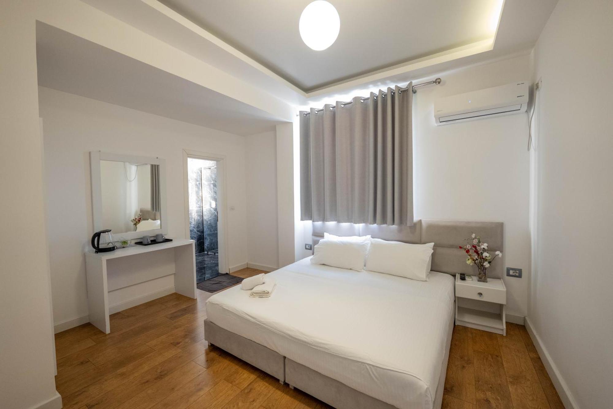 Hotel Myrtai - City Center Sarandë Exterior foto