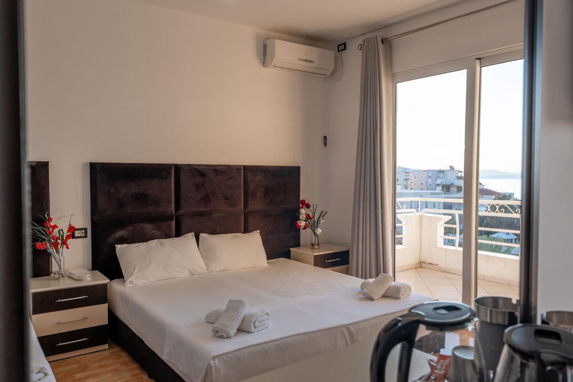 Hotel Myrtai - City Center Sarandë Exterior foto