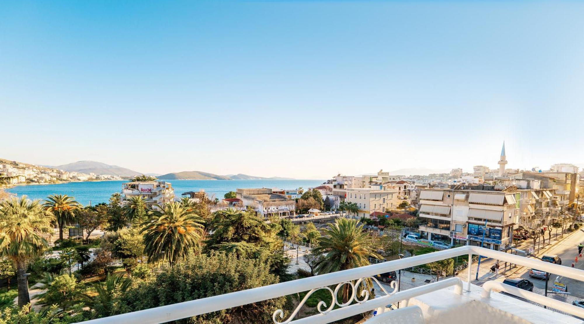 Hotel Myrtai - City Center Sarandë Exterior foto