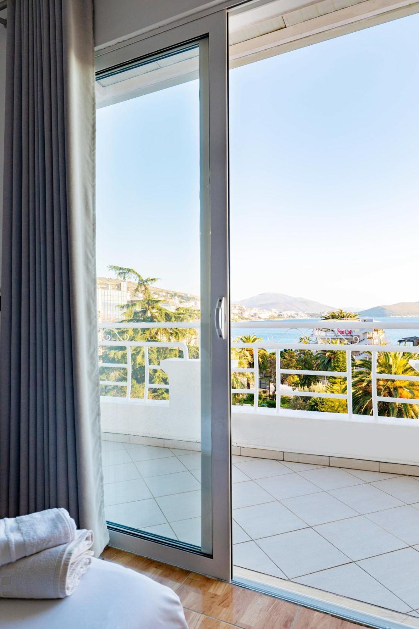Hotel Myrtai - City Center Sarandë Exterior foto